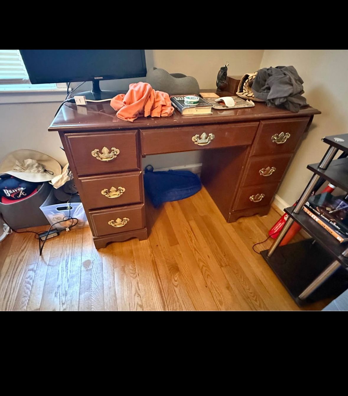 Desk Must pick Up