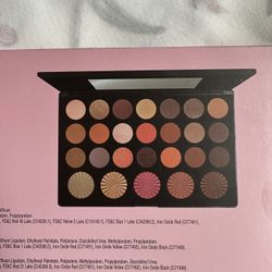 New! Beauty Gems BURST OF COLOR 26 Pieces: Eye shadow, Bronzer, blush, Highlight