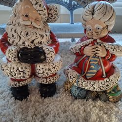 Vintage Atlantic Mold Mr.And Mrs Clause 1ft.2"tall