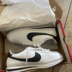 nikes cortez size 10 new