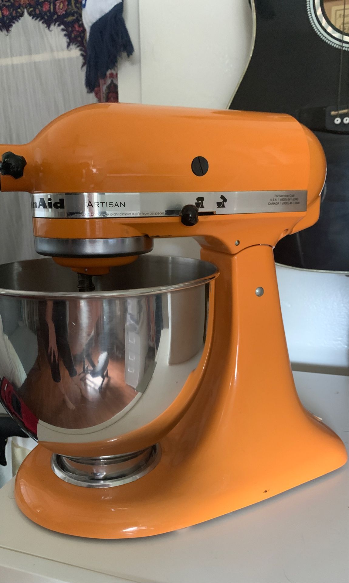 KitchenAid 5qt Artisan mixer in Tangerine for Sale in San Diego, CA