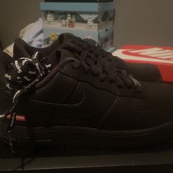 Supreme x Air Force 1 Low “Box Logo - Black” size 8.5