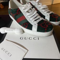 Gucci Shoes Size 5M 