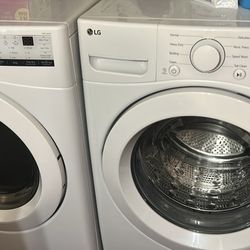 LG Front Load Washer & Dryer Set – Excellent Condition