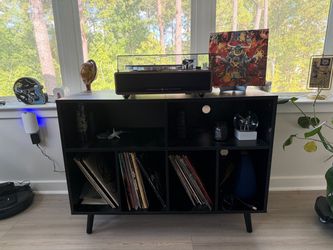 Record chest