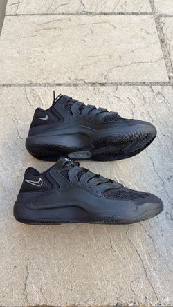 New Nike KD18 Kevin Durant triple black basketball shoes Men’s 7.5, Women’s 9