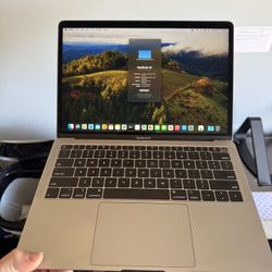 Apple MacBook Air 2025 Software 