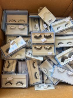 False eyelashes