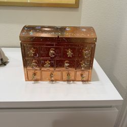 Charlotte Tilbury Makeup Box