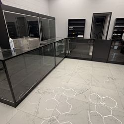 Wall and Floor Showcases
