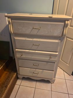 Standing Dresser $30