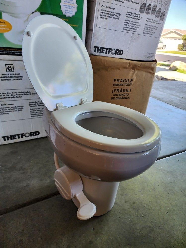 Used 510 Toilets (Dometic/thetford)