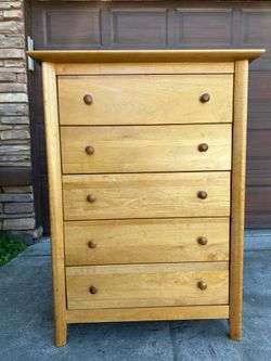 Solid wood 5-drawer dresser