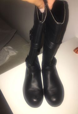 Girl boots