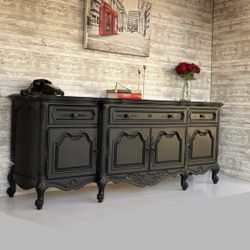 Dresser - Sideboard - Buffet - Entertainment Center - TV Console - Credenza 
