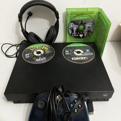 Xbox one X Project Scorpio (1787) Limited Edition. w/controller, 2 games and headset