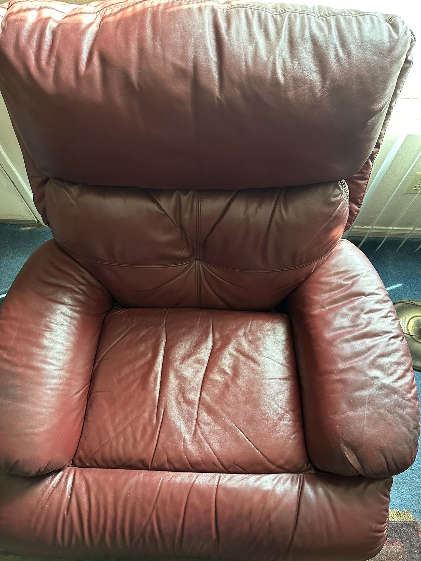 Free Burgundy genuine leather Lazy Boy for Sale in San Diego, CA OfferUp