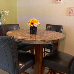 Table with 4 Chairs