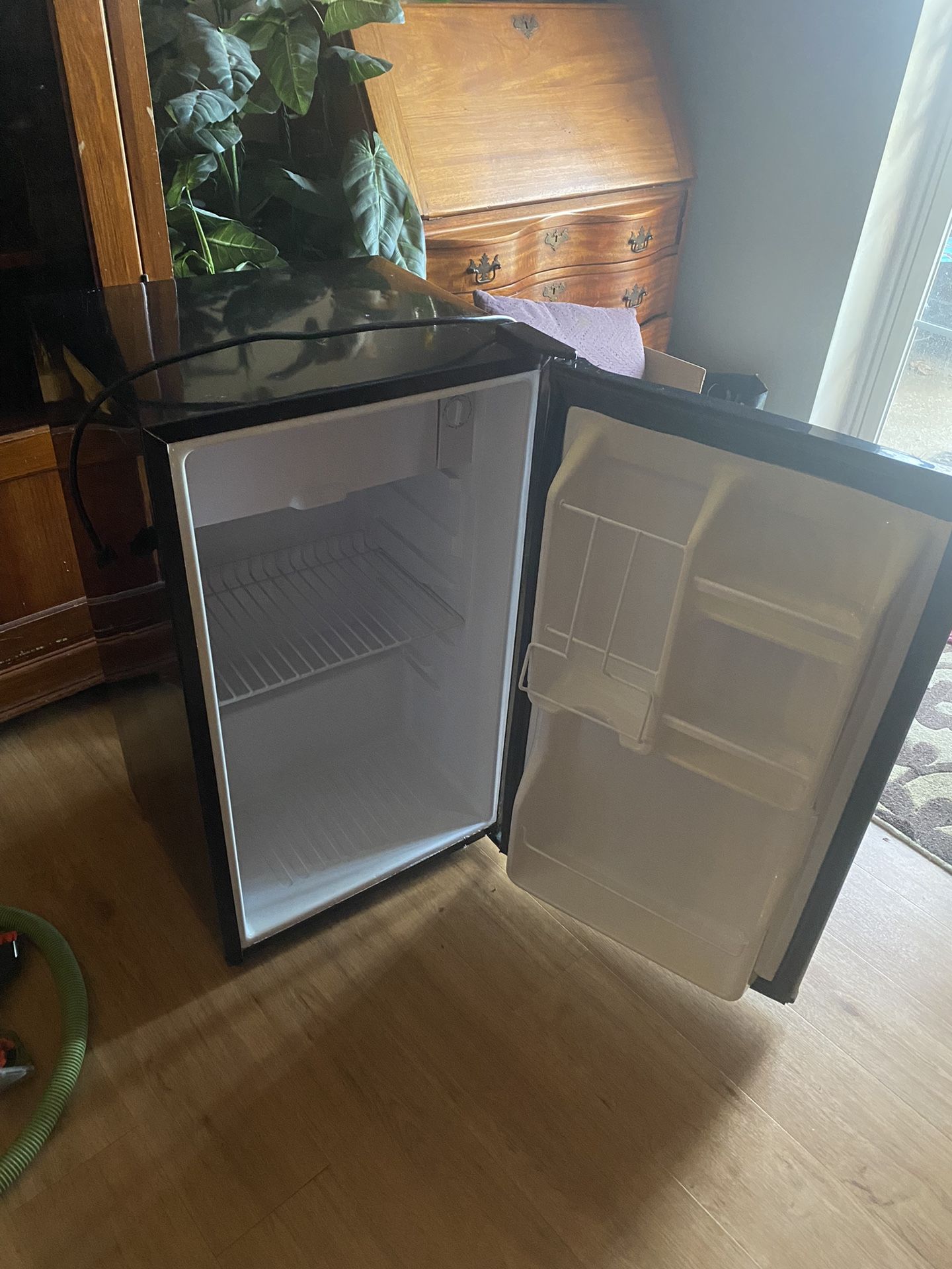 Mini Fridge Magic Chef
