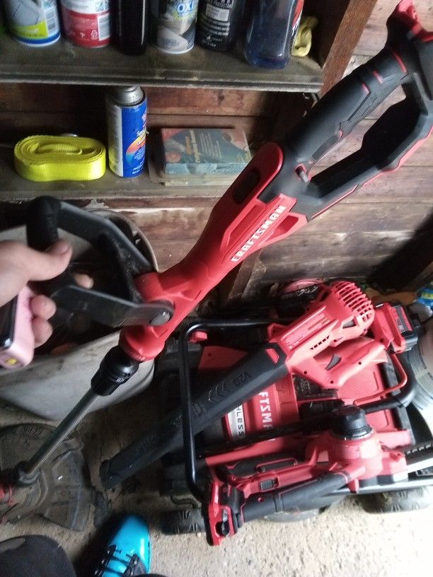 Craftsman Craftsman Battery Operated Weed Wacker Blower Lawn Mower And Tree Cutter Comes With Extra Batteries