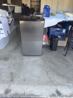 Sanyo Mini Fridge