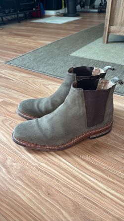 Clark’s Chelsea boot size 8