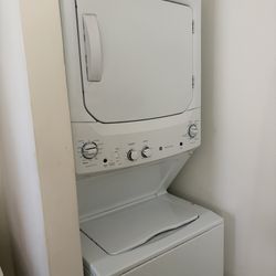 GE Stacked Gas Washer And Dryer 