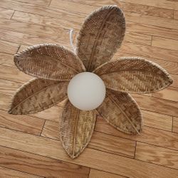 Palm Leaf-shaped Pendant Light