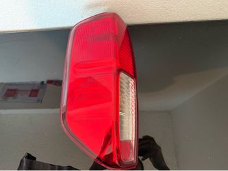 2005-2014 Nissan Frontier Tail Light Left Driver Side LH Tail Lamp 26555-EA825