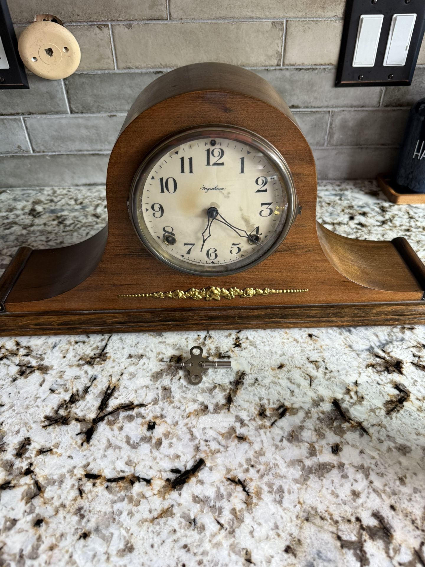 Ingraham Mantel Wind Up Clock