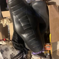 06-15 Harley Dyna Seat/Saddle 