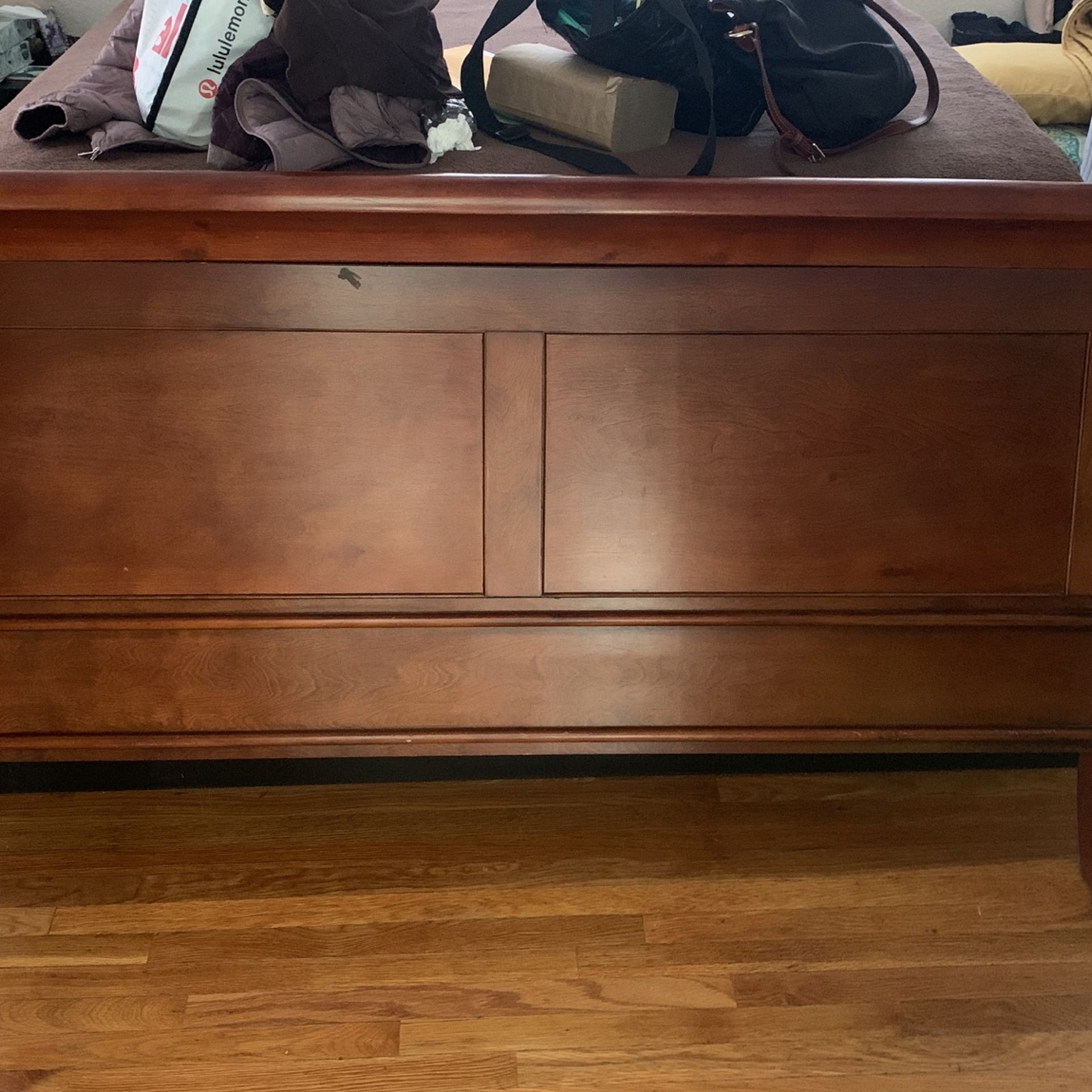 Queen Head Rest,feet Rest And Box Spring