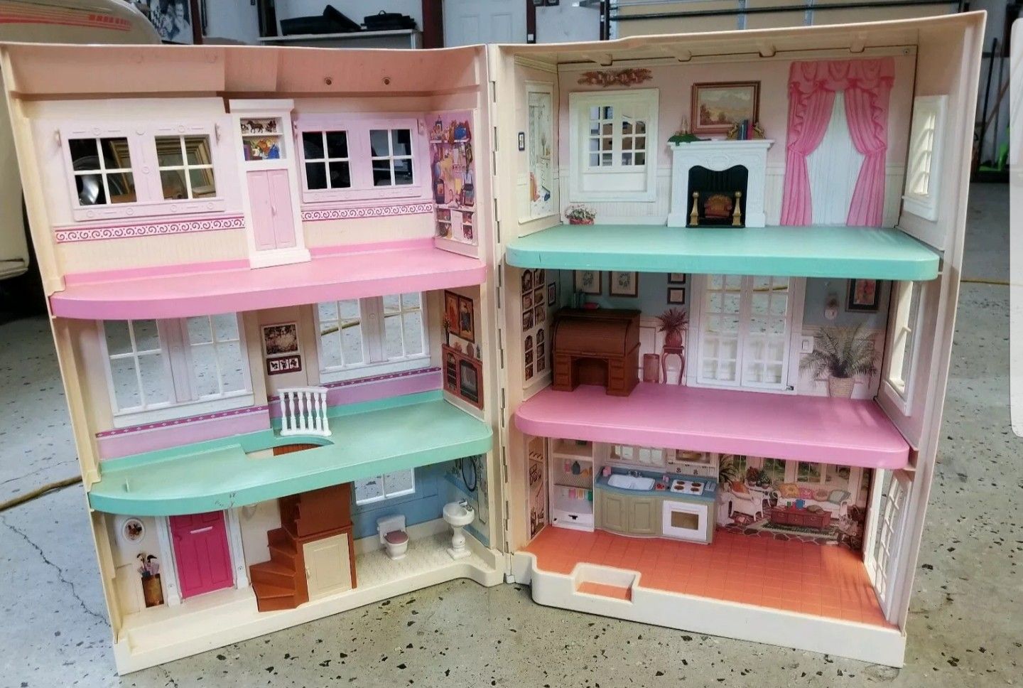 Vintage HUGE 2000 Fisher Price Mattel Loving Family Special Edition TOWNHOUSE Dollhouse