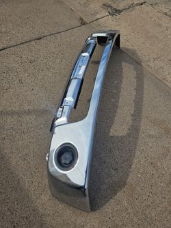 Nissan Frontier front bumper oem