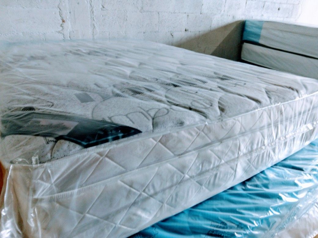 $200 queen Pillow Top Mattress Only Brand New Free Delivery Same Day 