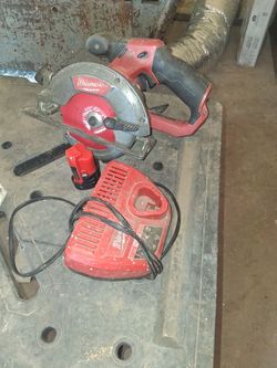 m12 milwaukee skill saw