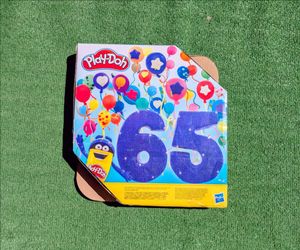 USED Play-Doh Ultimate Color Kids Toy Collection 45 Pack Assorted 28g Cans/Pots