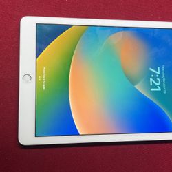 iPad 5th Generation WiFi + Cellular 128GB