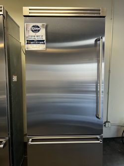 VIKING 36”WIDE BUILT IN BOTTOM FREEZER REFRIGERATOR STAINLESS STEEL