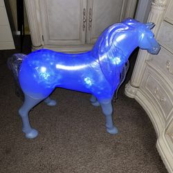 Caballo para niña alumbra lo he tenido en el cuarto de mi hija de adorno