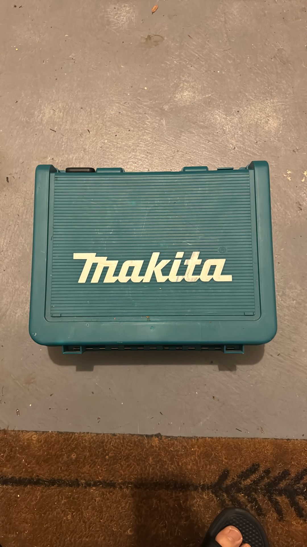 Makita Drill With Drill Bit Set