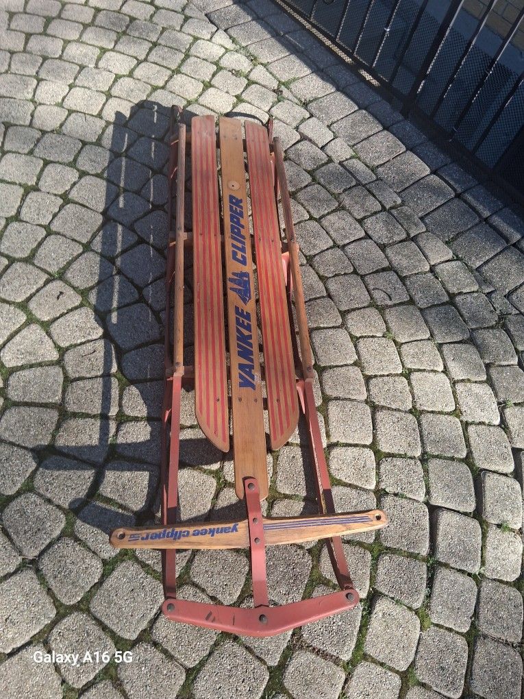 FLEXIBLE FLYER SNOW SLED 