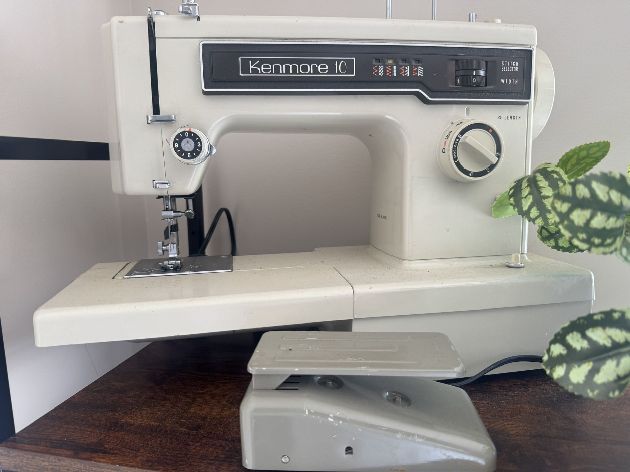 Vintage Kenmore 10 Sewing Machine with Foot Pedal – Heavy Duty & Reliable