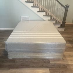Leesa Original Hybrid Queen Mattress 