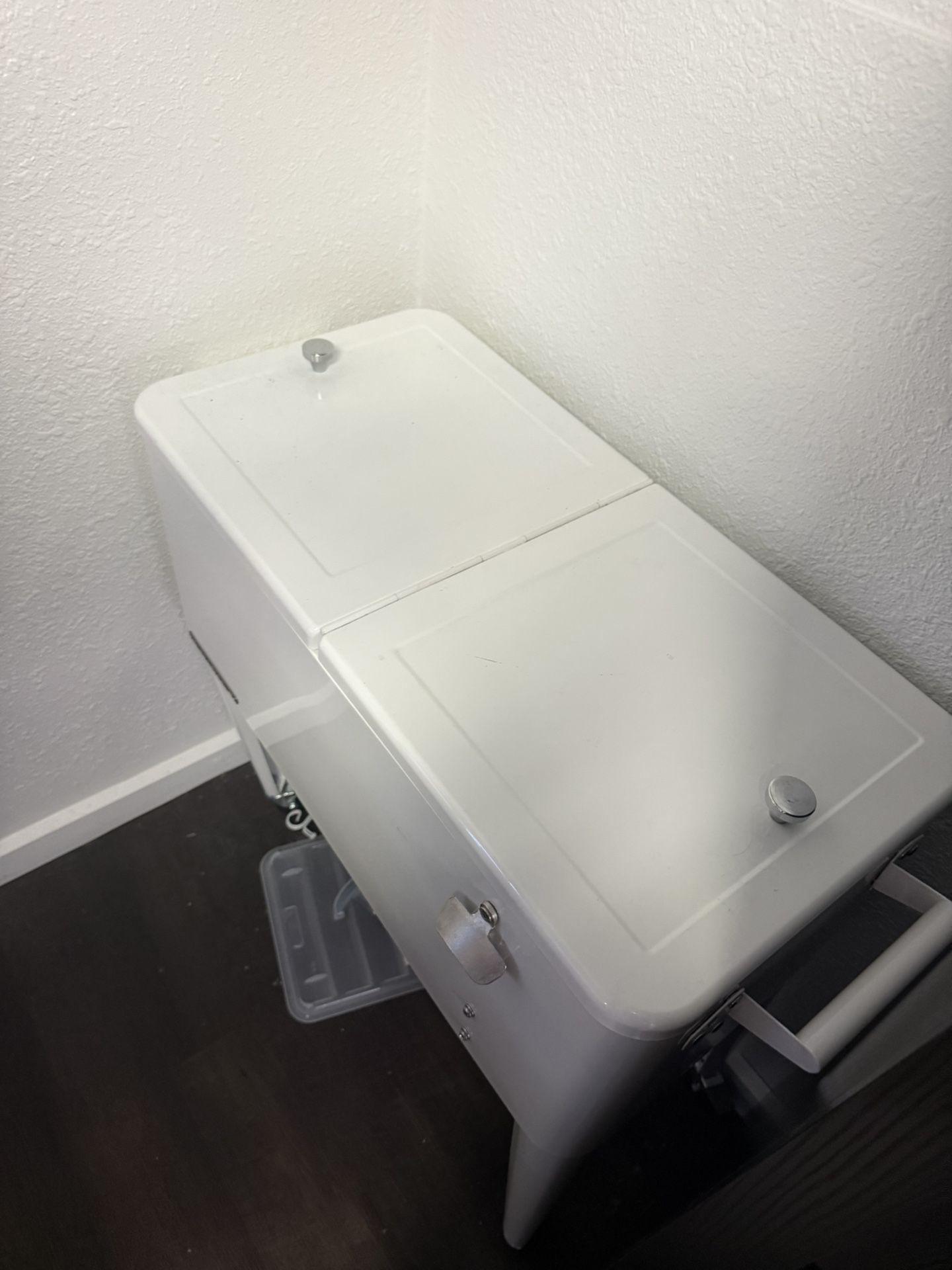 Insulated Beverage Cooler On Wheels