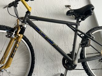 GT aggressor mountain bike 1718 rst OBO