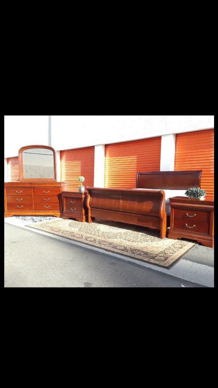 😴😴 beautiful cherry Brown mahogany wood solid king size bedroom set mattress included