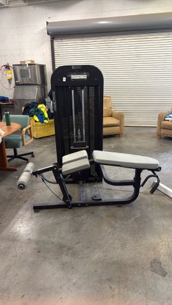 Hamstring Curl Machine