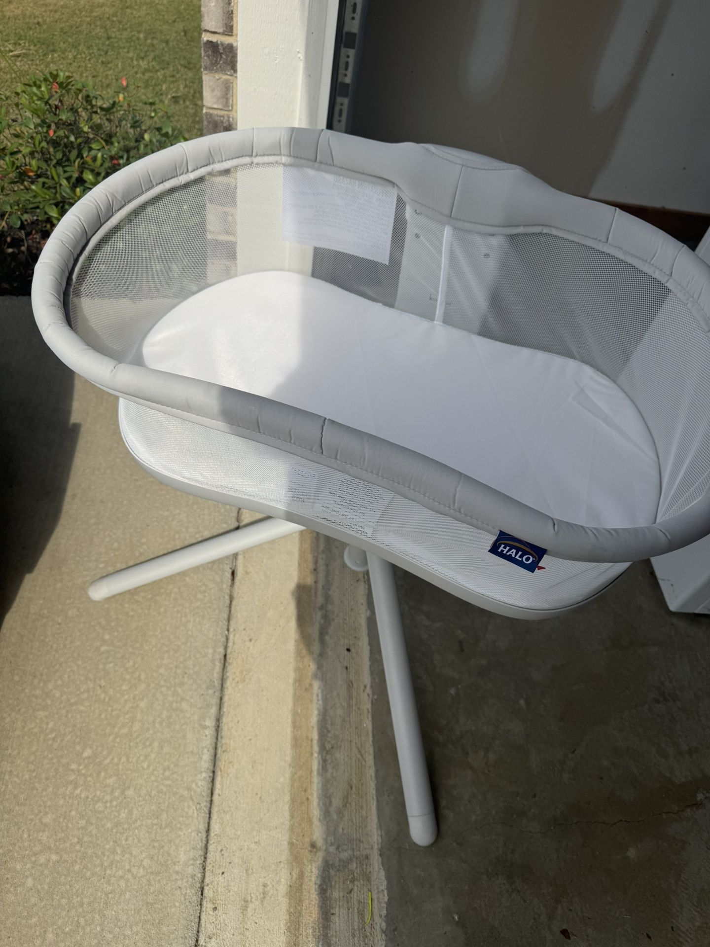 HALO Baby Bassinet