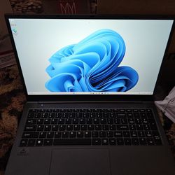 17.3 SGIN Nice Week Old Laptop Original Msrp $1400